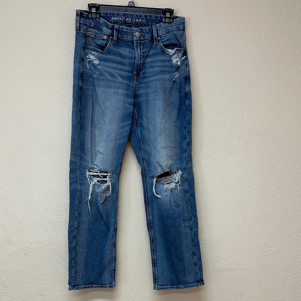 American Eagle Outfitters Women's Straight Leg Distressed Blue Jeans
